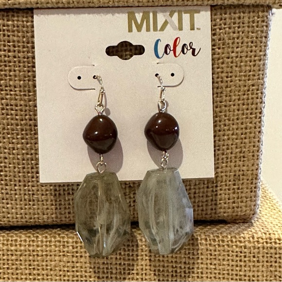 NWT 2 pairs of Earrings- gold tone dangles w/ beads by MIXIT Color & NY & Co. - Picture 5 of 10